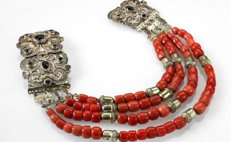 Украшения: материалы, мастерство, искусство в Национальном музее