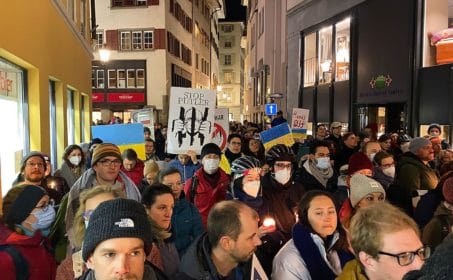 О петиции в НАТО и петиции Путину «Нет войне!»