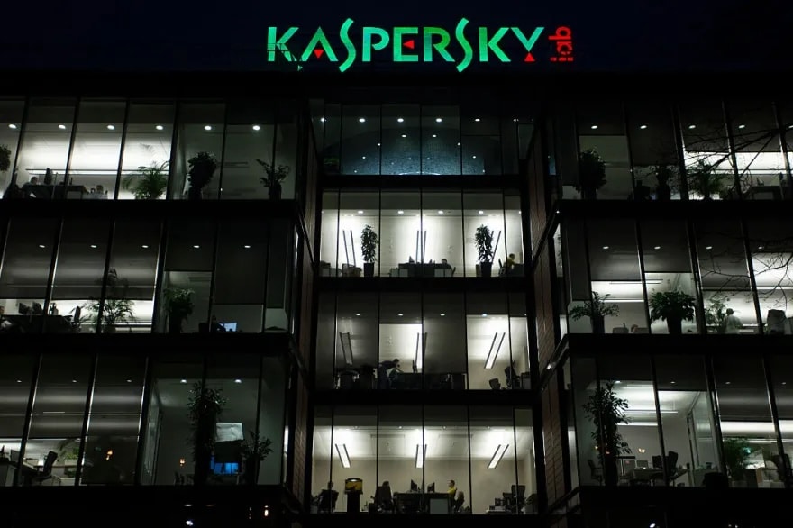 Фирма Kaspersky – это весомое имя. Российская компания, специализирующаяся на кибербезопасности, продаёт своё антивирусное программное обеспечение по всему миру. 2014 Bloomberg Finance Lp